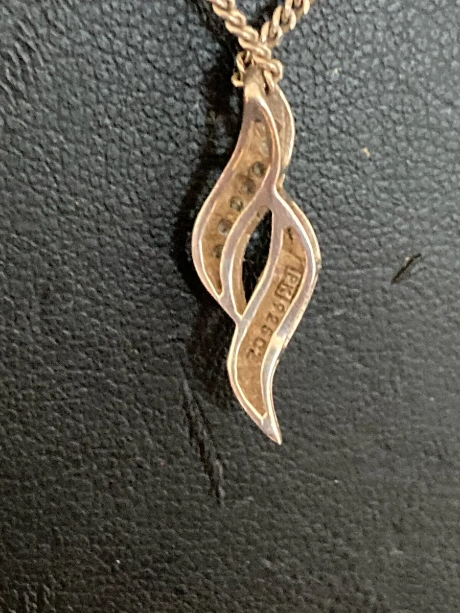 Sterling Silver pendant and chain - Image 3