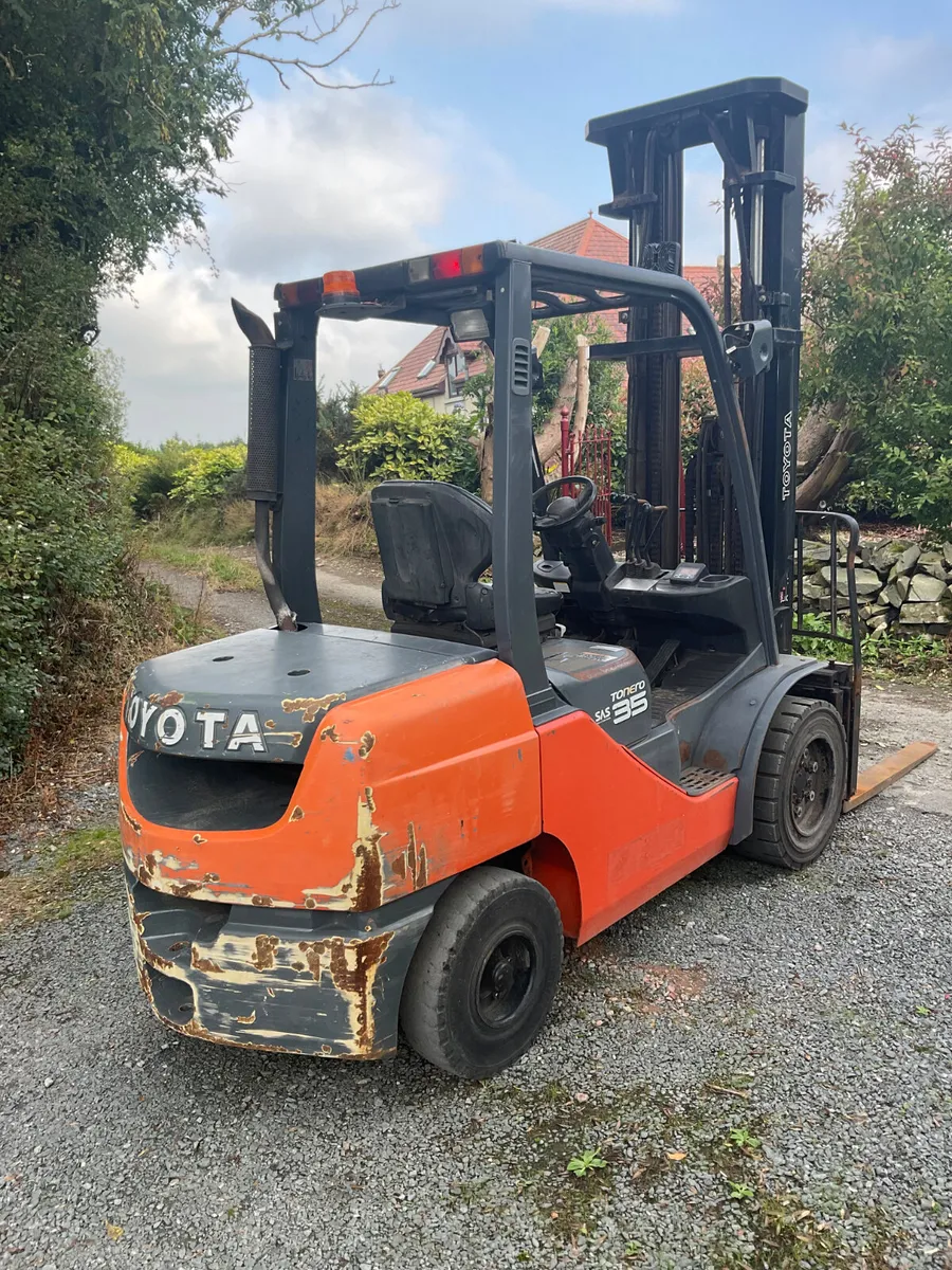 FORKLIFT - Image 4