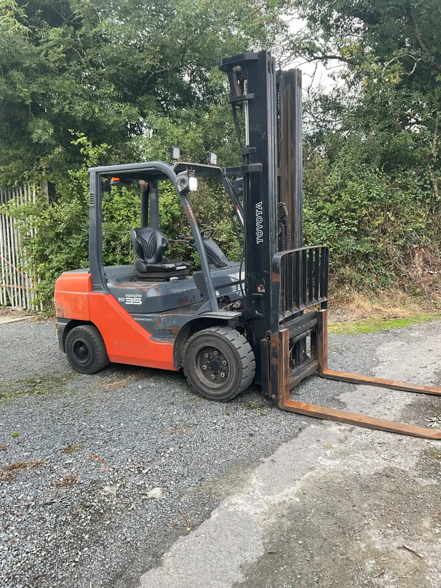 FORKLIFT - Image 3