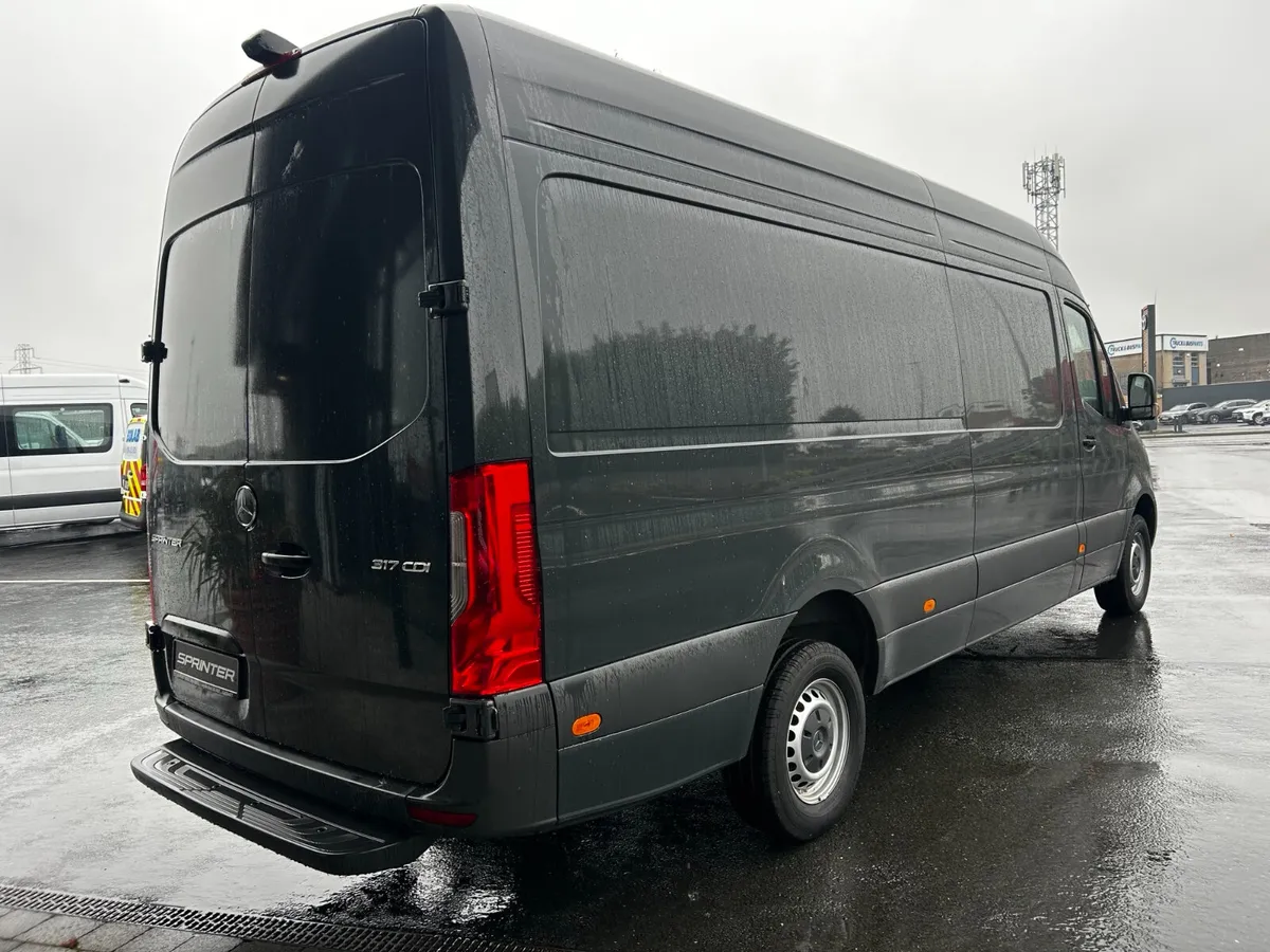 Mercedes-Benz Sprinter 317 CDI Panel Van PRO L3H2 - Image 3