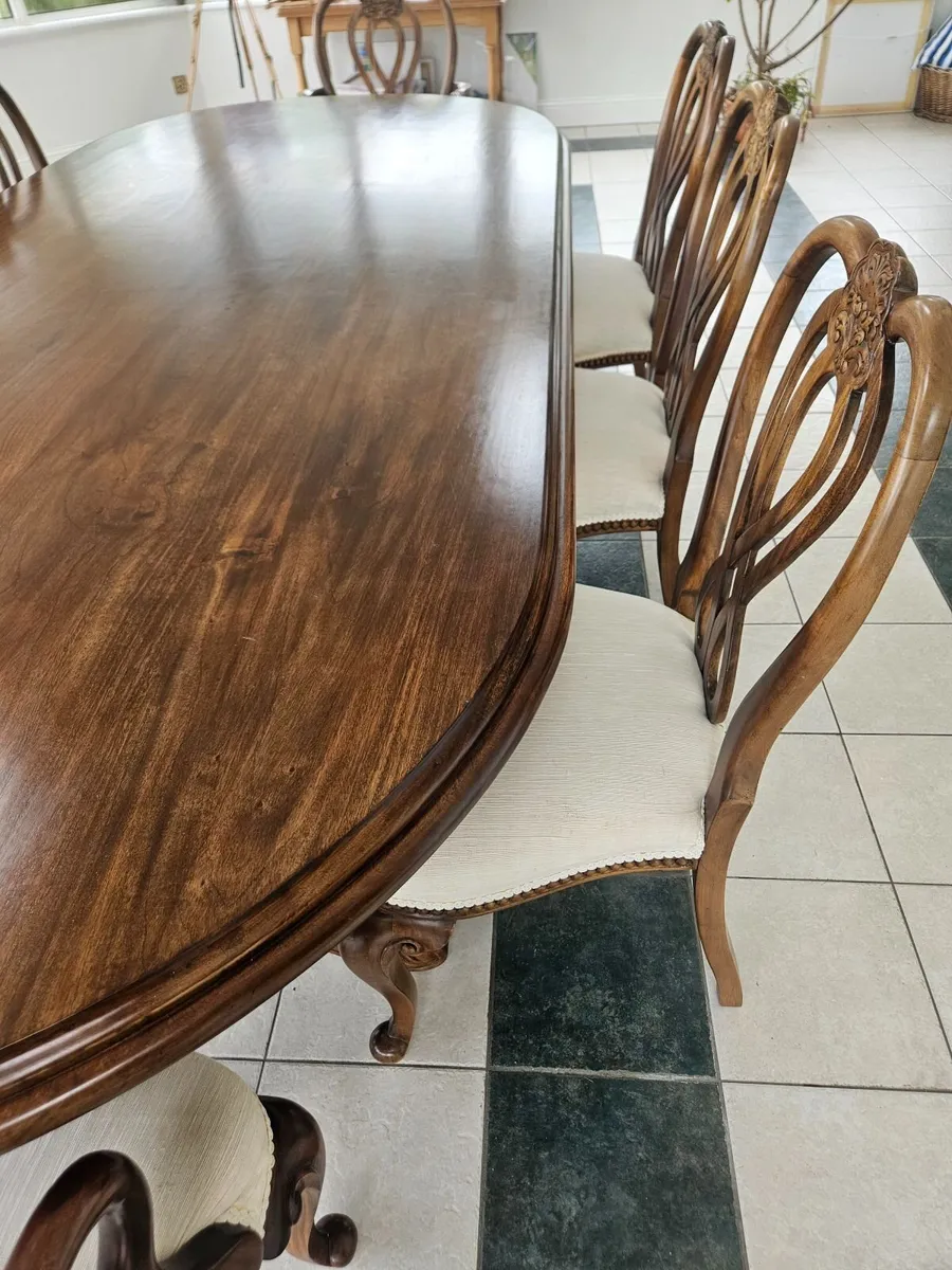Dining table and chairs - Image 2