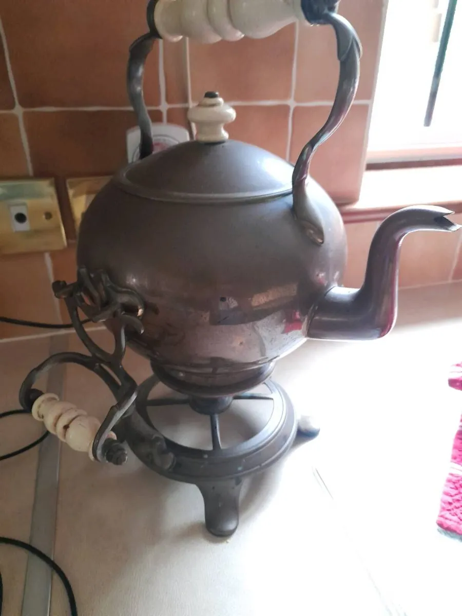 Antique copper kettle - Image 3