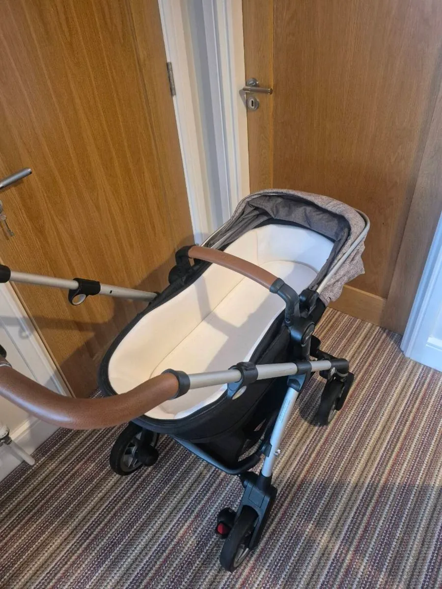 Silvercross Wayfarer Travel System - Image 3