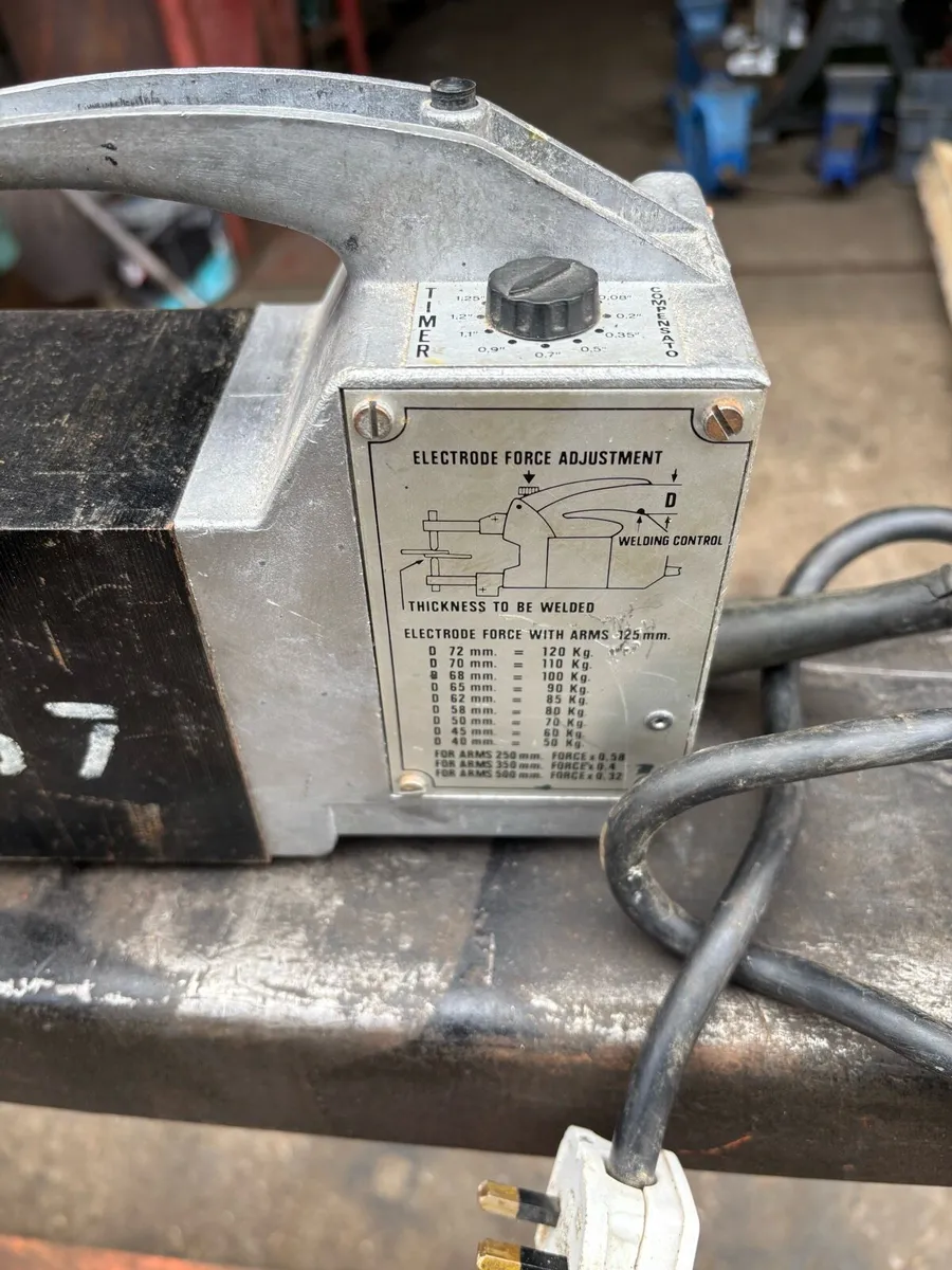240 x 2 SPOTMATIC. spot WELDERS. - Image 4