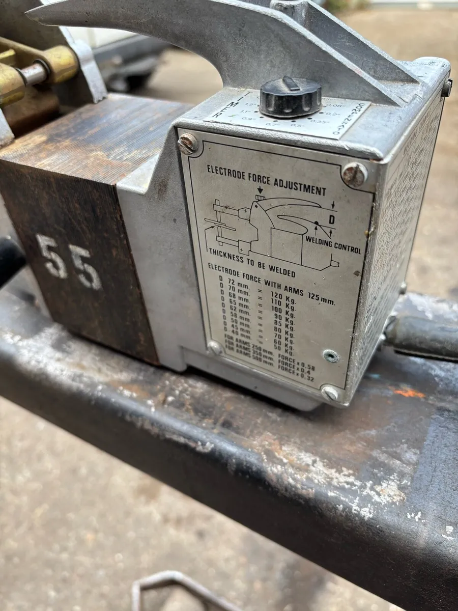 240 x 2 SPOTMATIC. spot WELDERS. - Image 2