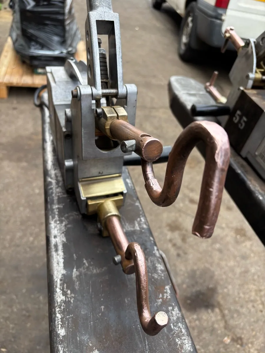 240 x 2 SPOTMATIC. spot WELDERS. - Image 3