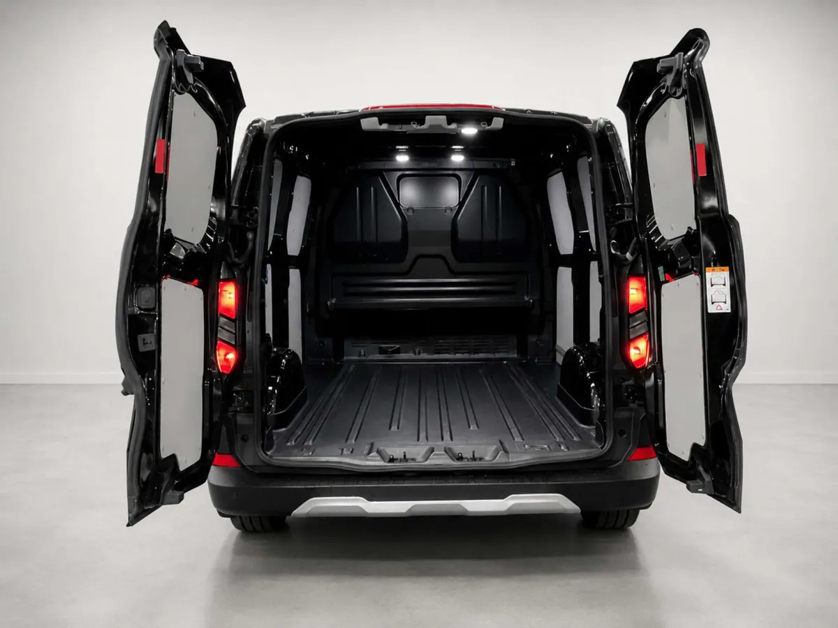 2025 2.0 Transit Custom 320 Trail EcoBlue 5dr - Image 4