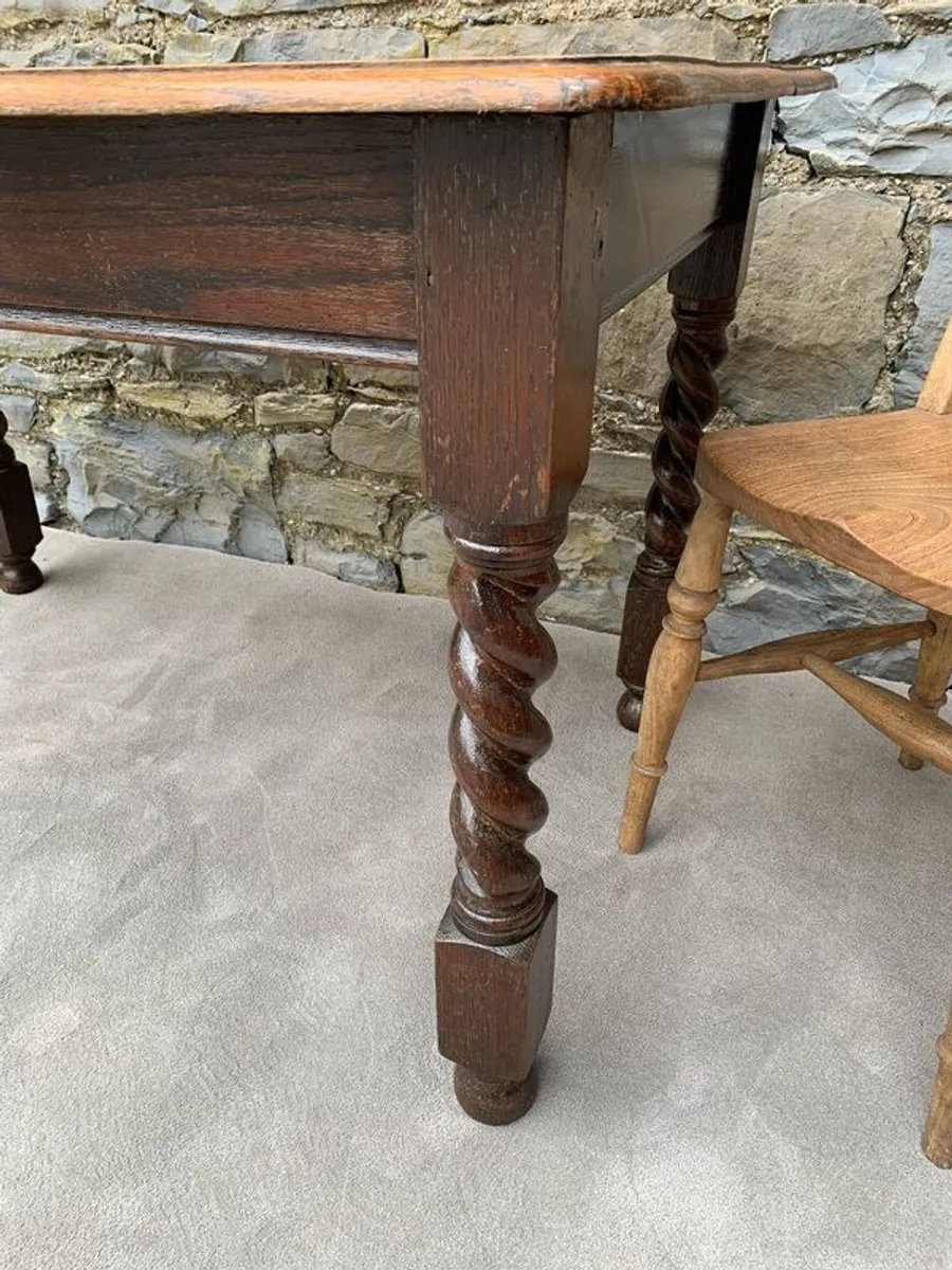 Victorian Solid Oak Dining Table. - Image 2