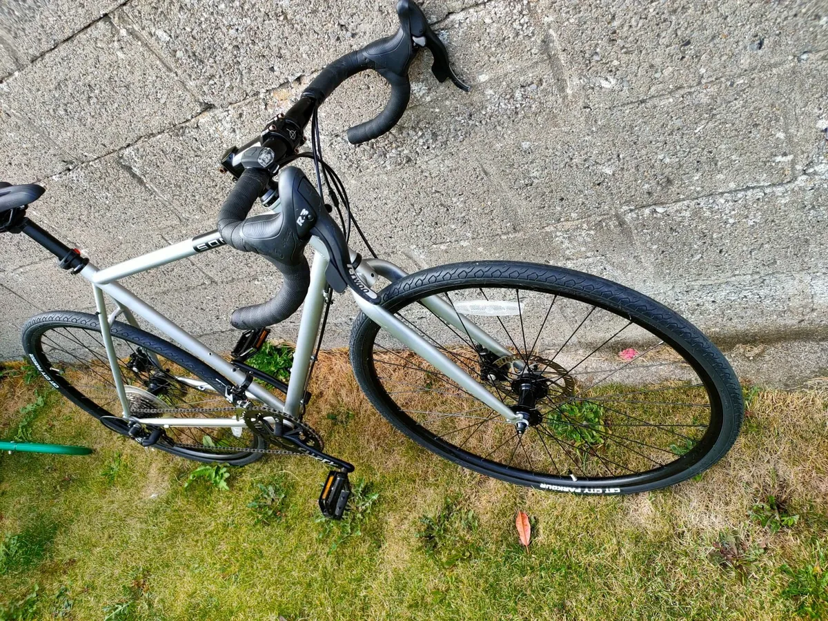 Sona Strada 2.0 Road Bike – Excellent Condition - Image 2