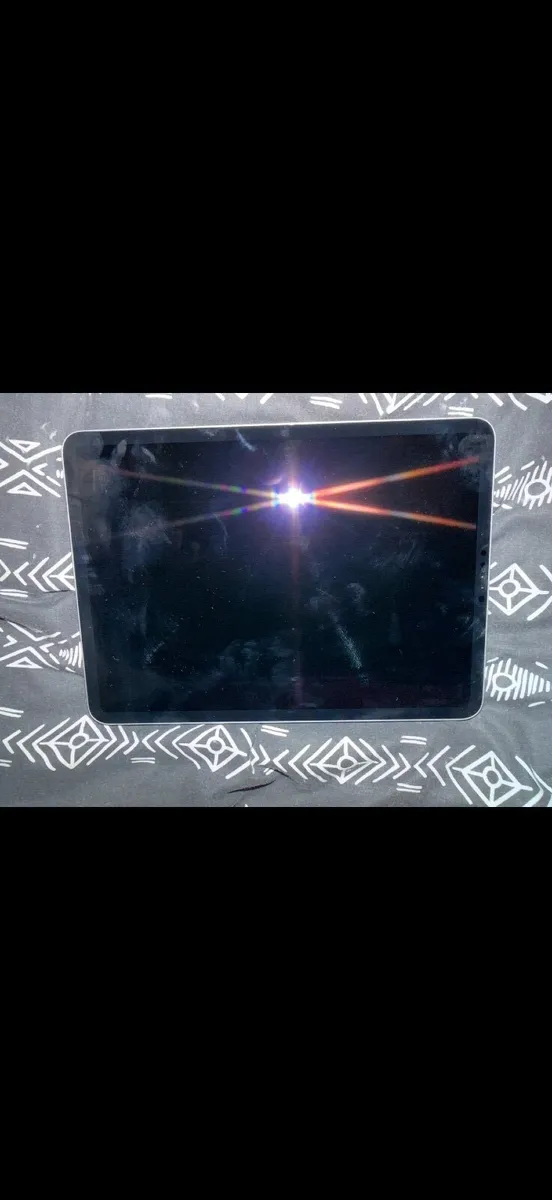 Ipad pro 2nd gen (2020) 11” - Image 3