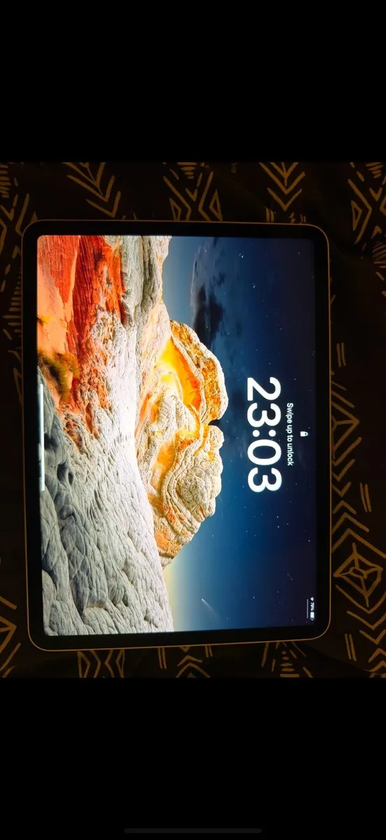 Ipad pro 2nd gen (2020) 11” - Image 1