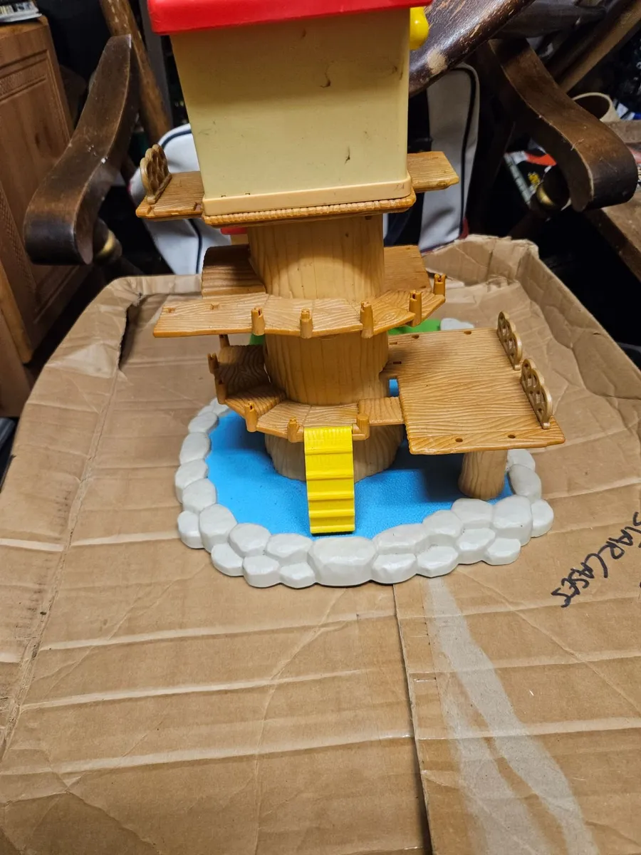 Sylvanian Famalies Tree House - Image 2