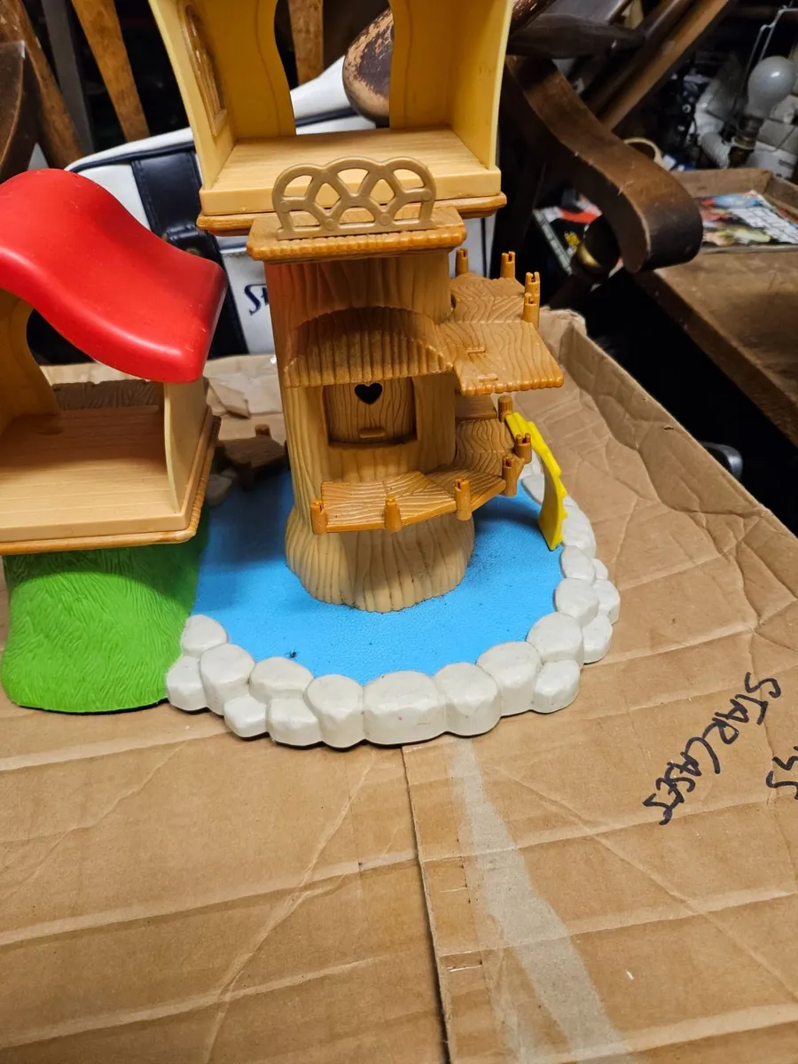 Sylvanian Famalies Tree House - Image 3