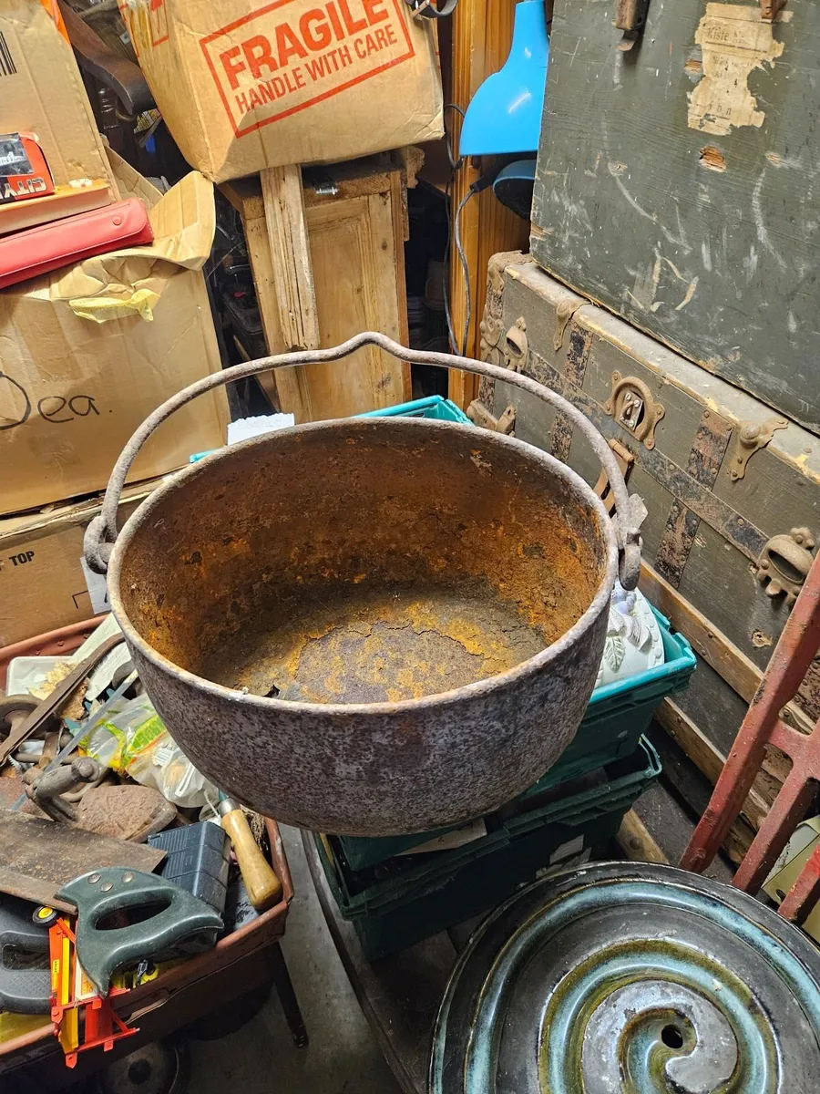 Vintage Cast Iron Pot - Image 3