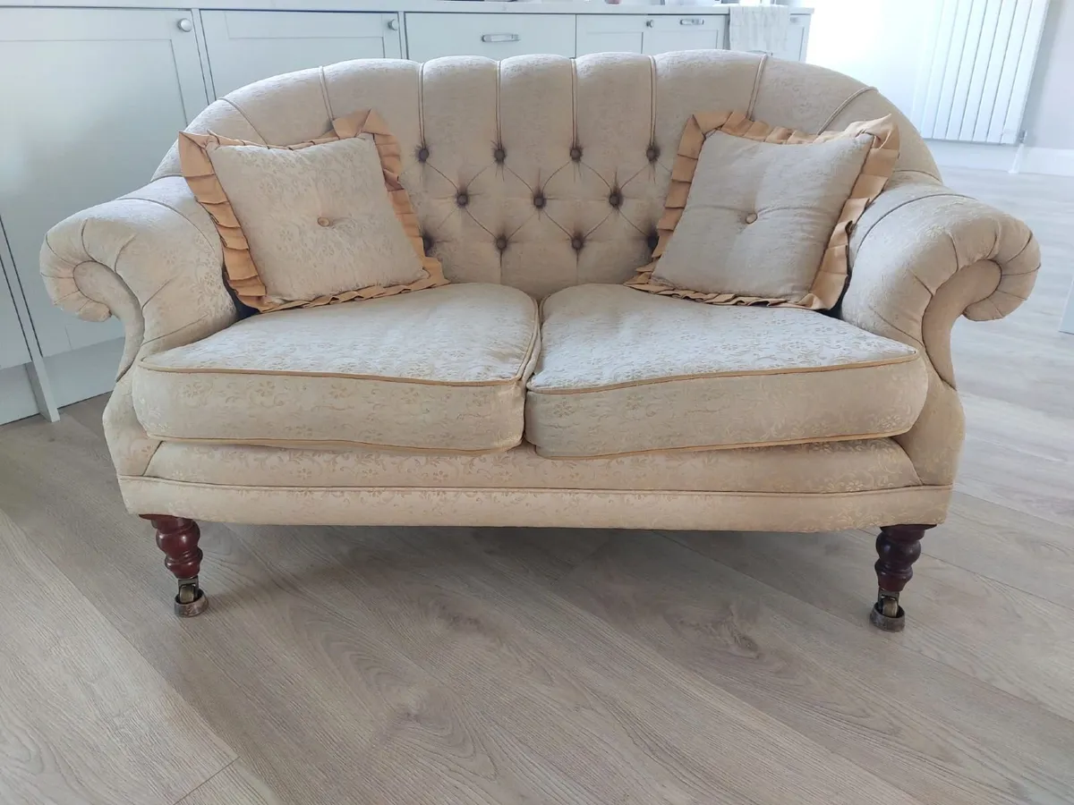 2 seater hand made couch - Image 2