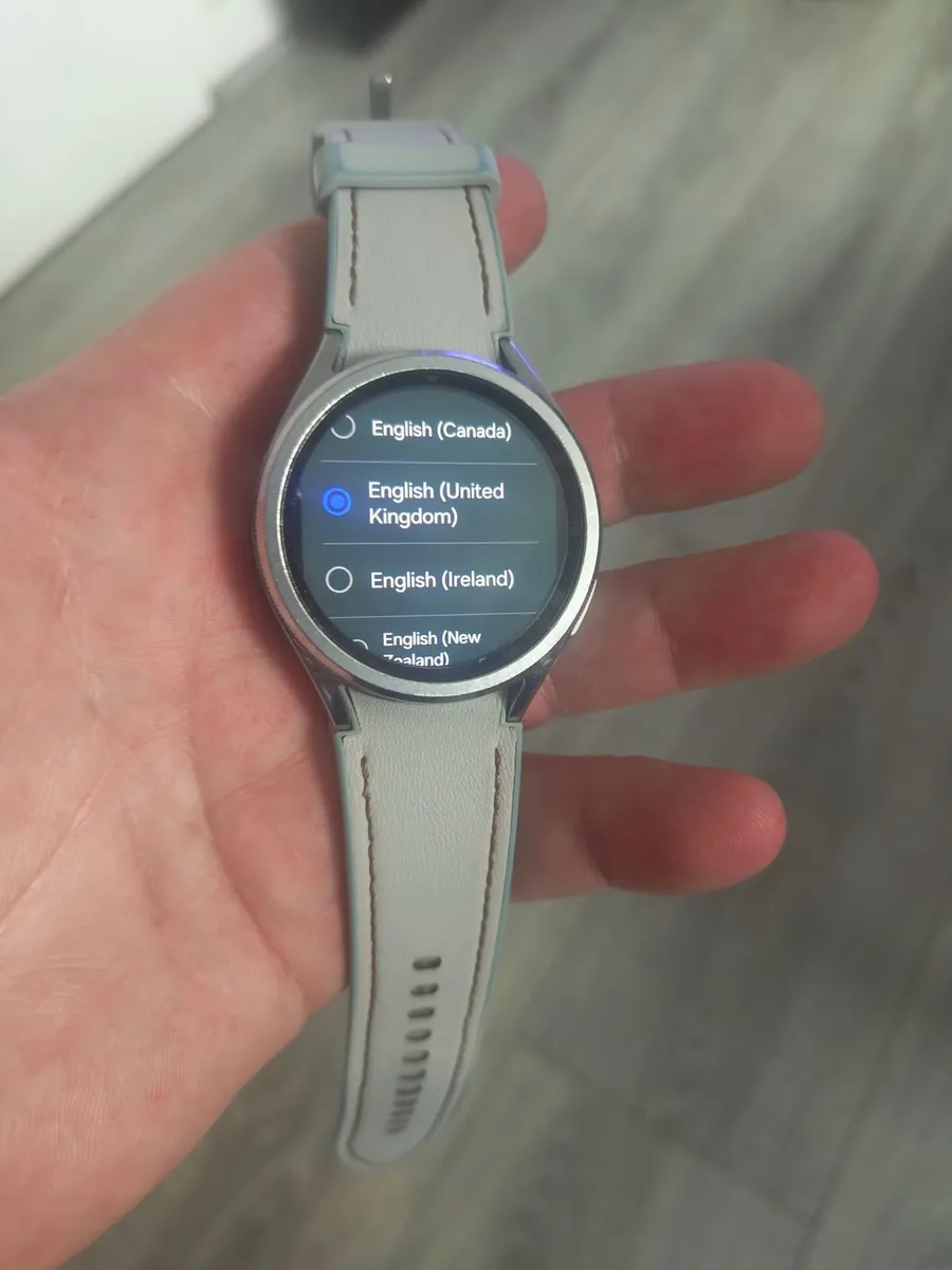 Samsung galaxy Classic Watch 6 - Image 1