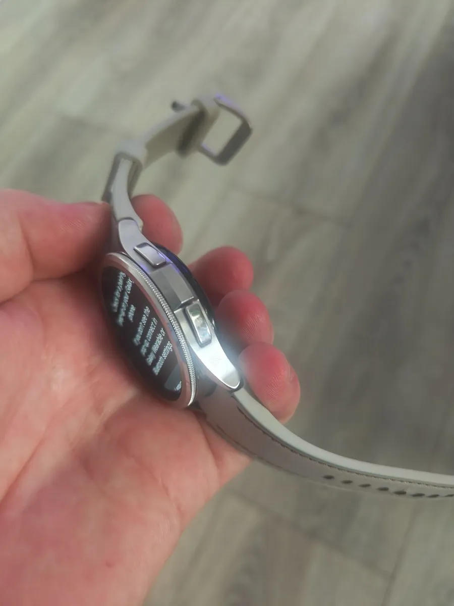 Samsung galaxy Classic Watch 6 - Image 2