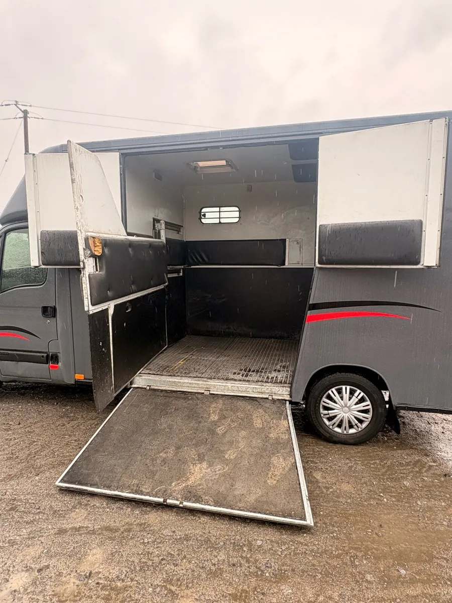 Horse lorry 3.5 ton north of Ireland registered - Image 3