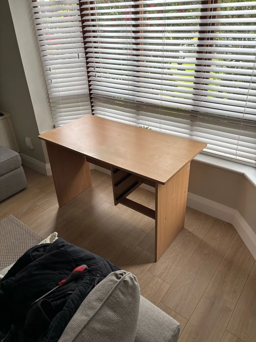 Desk - Image 3