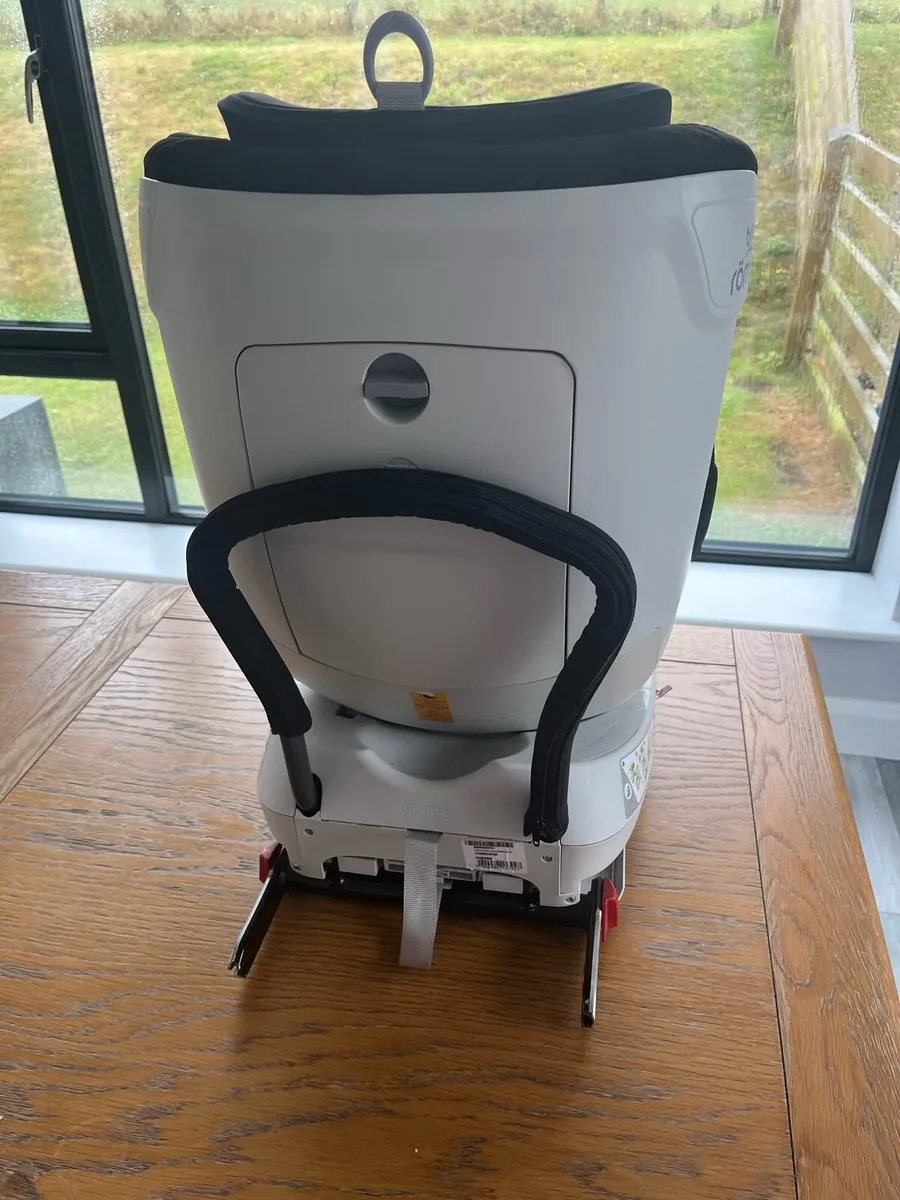 Britax Romer Car seat - Image 3