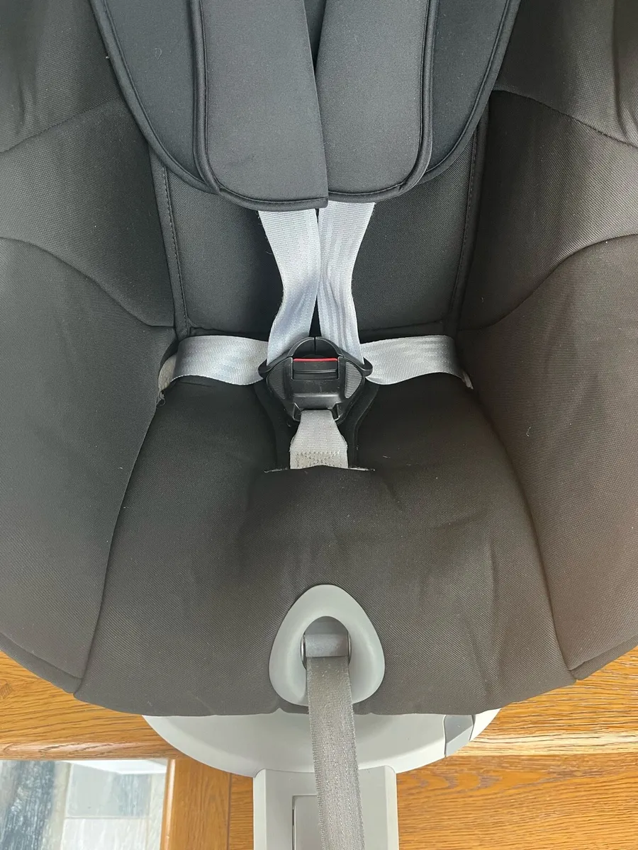 Britax Romer Car seat - Image 4