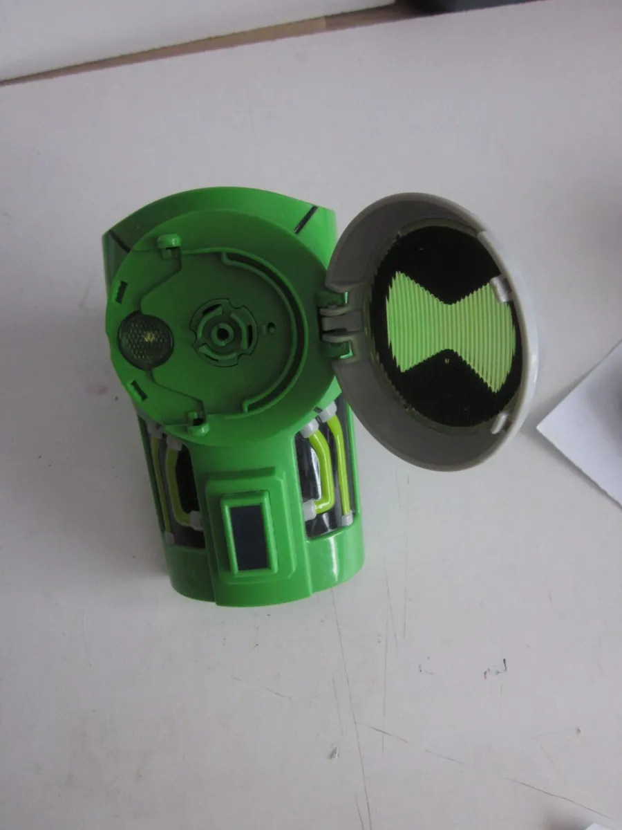 Ben 10 Revolution Ultimatrix Omnitrix Watch 2010 - Image 4
