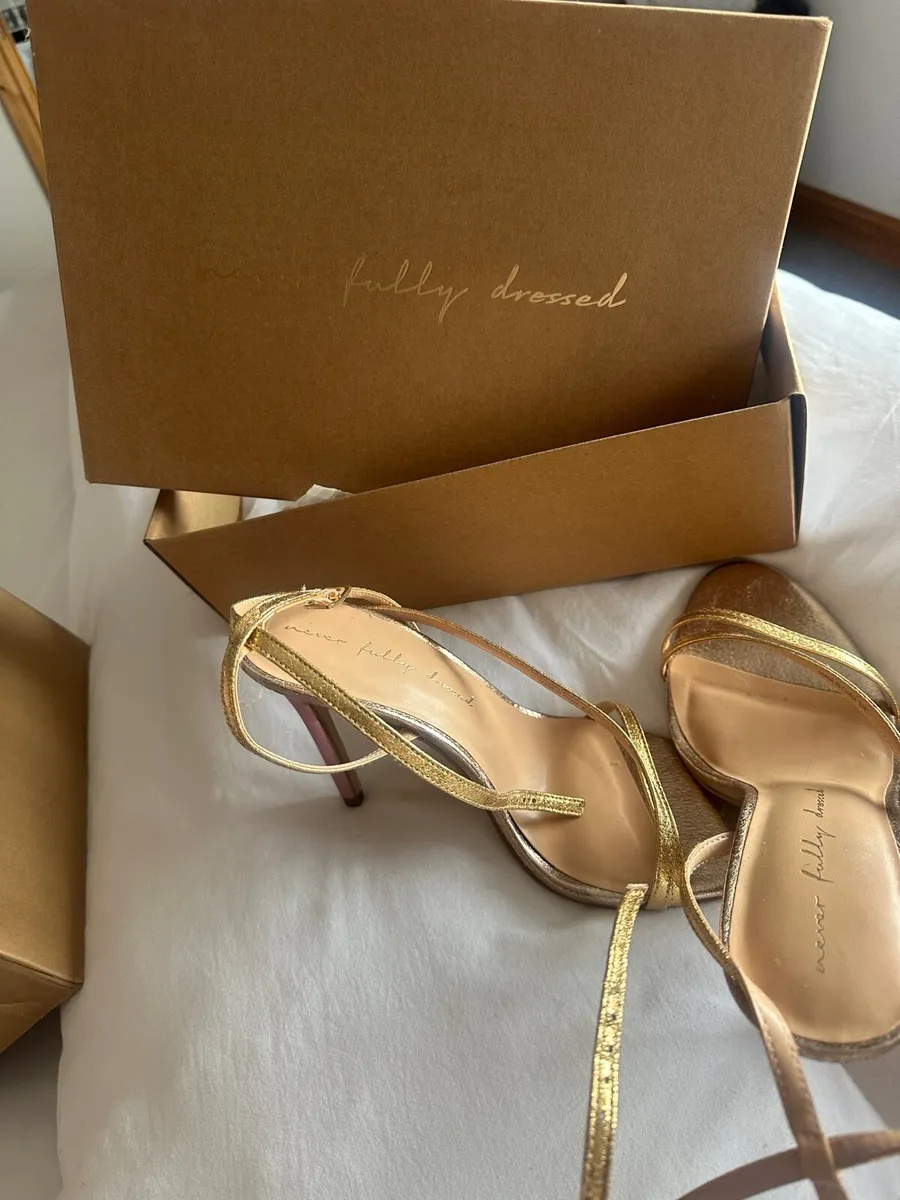 Shoes - Image 3
