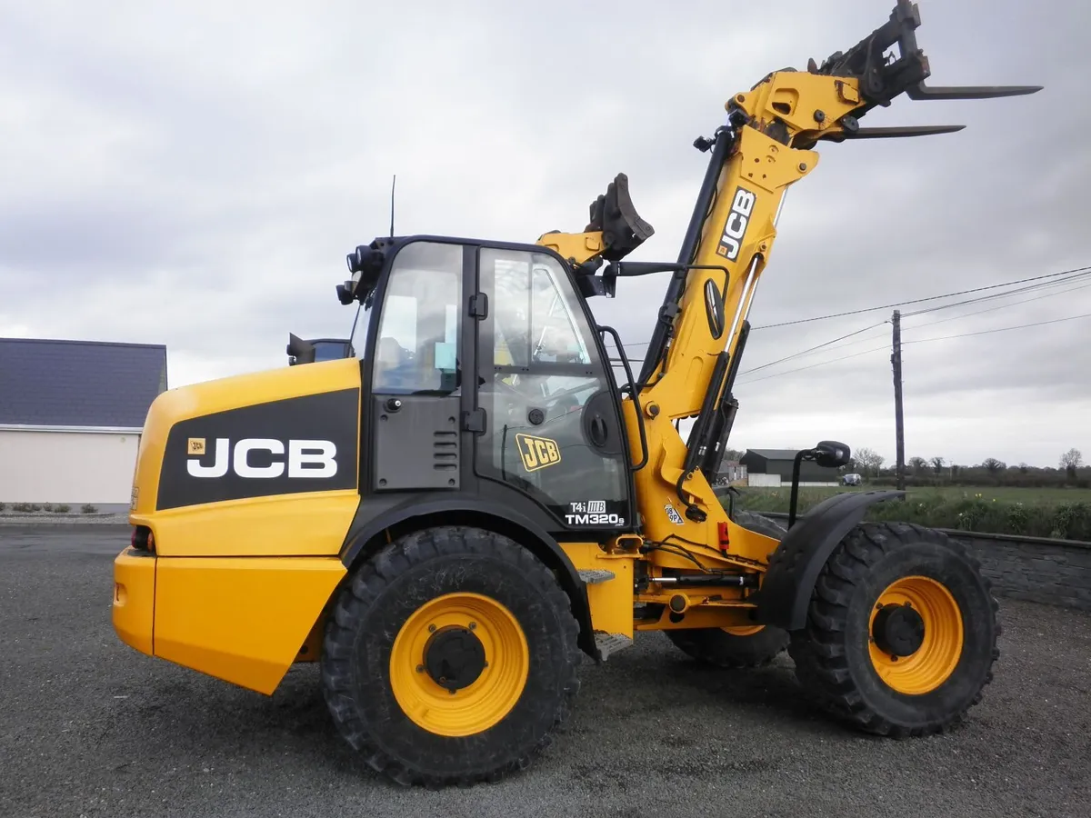 2016 JCB 320 Loader - Image 3