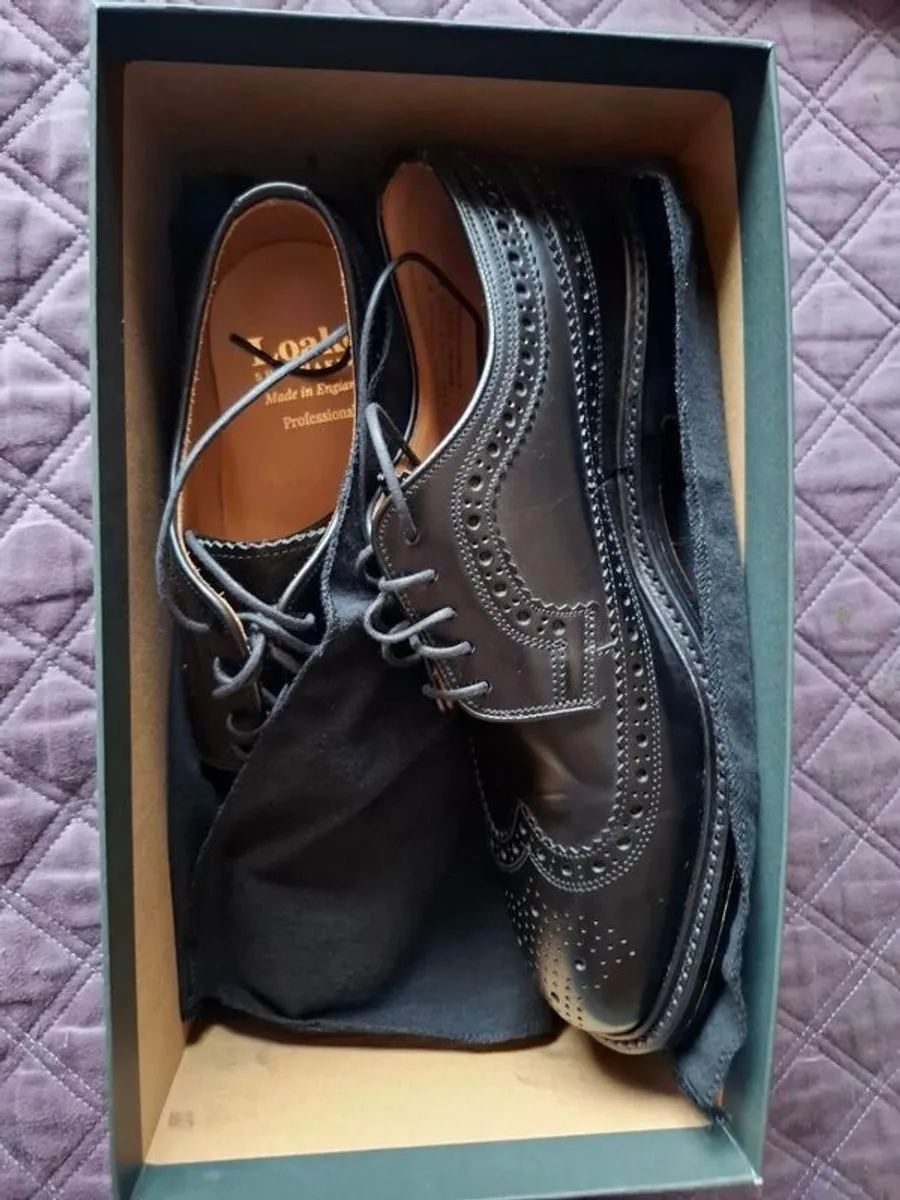 Pair of brand new mens Loake Brogue shows - Image 2