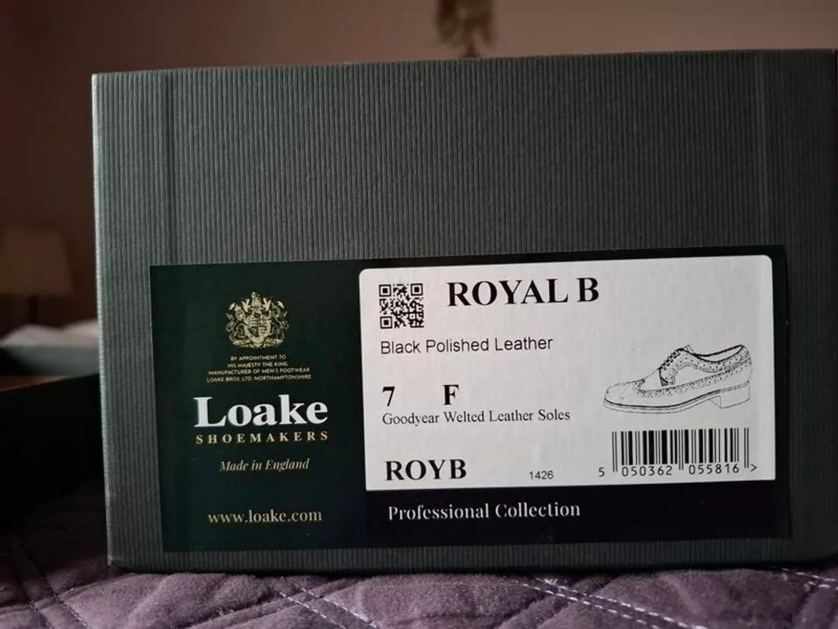 Pair of brand new mens Loake Brogue shows - Image 3