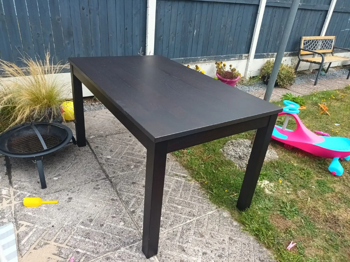 Dining table - Image 1