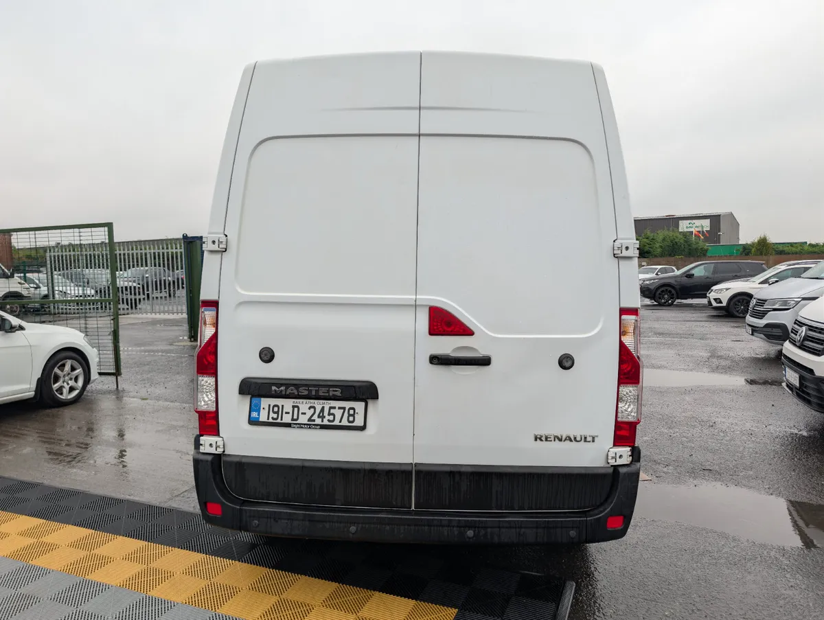 Renault Master LWB 130HP 03/2027 test - Image 4