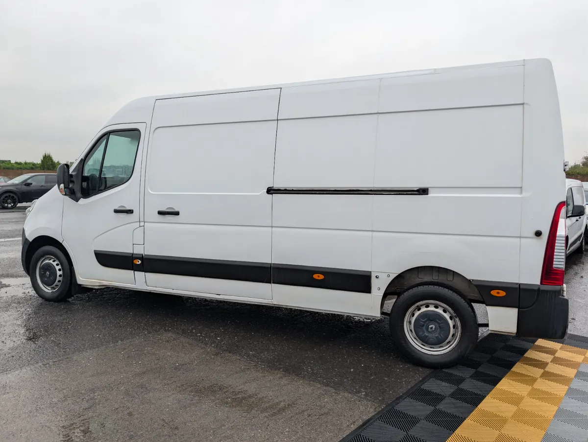 Renault Master LWB 130HP 03/2027 test - Image 2