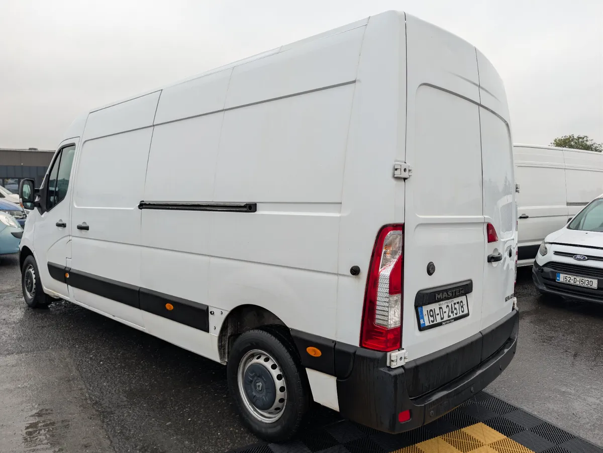 Renault Master LWB 130HP 03/2027 test - Image 3