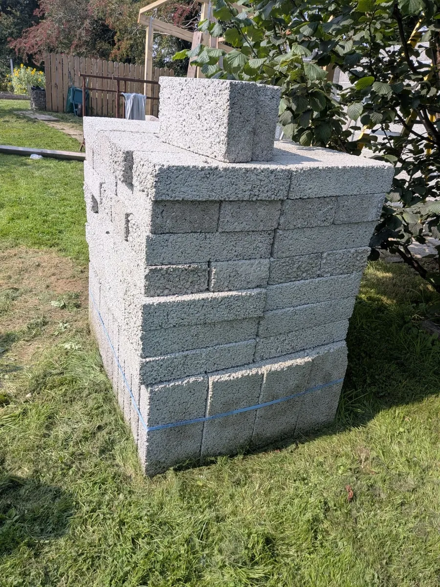 Concrete blocks - Image 1