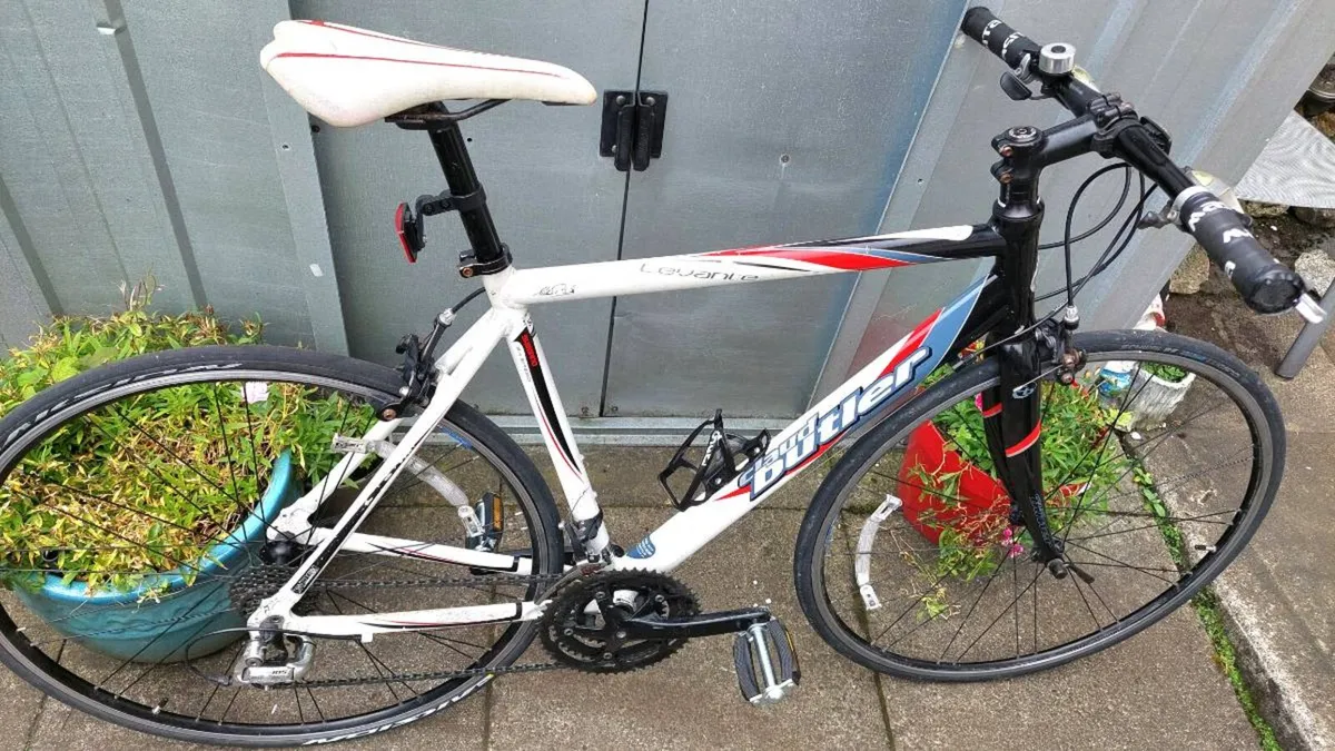 Claud Butler Levante Flat Bar Road Bike - Image 1
