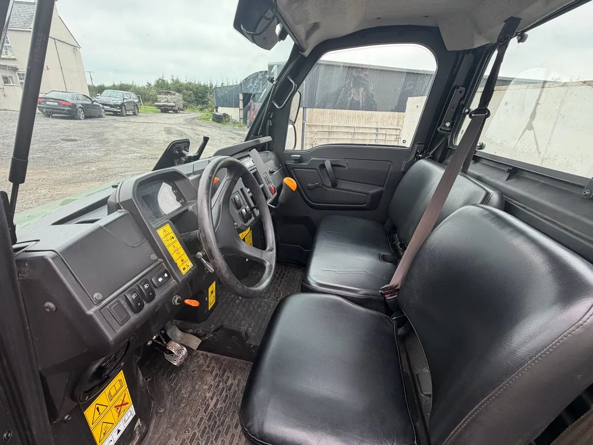 2019 John Deere Gator - Image 2