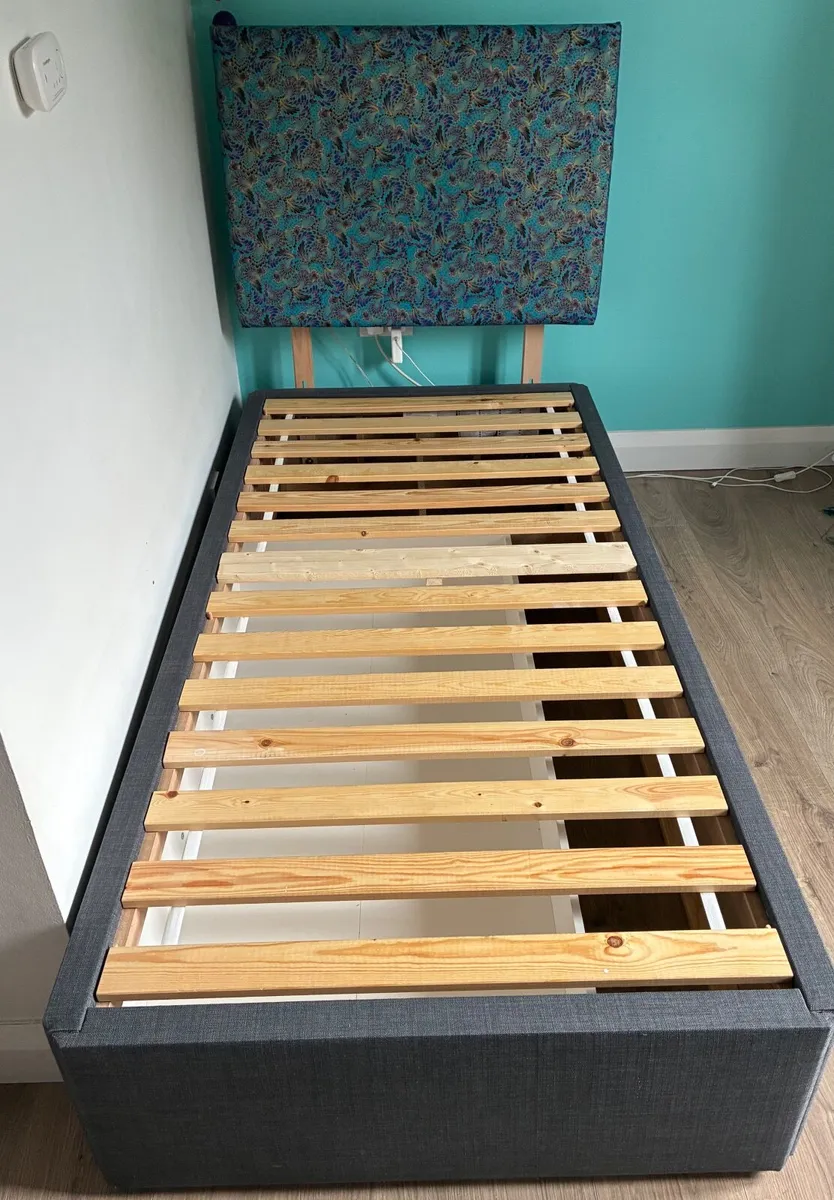 Single bed - Image 1