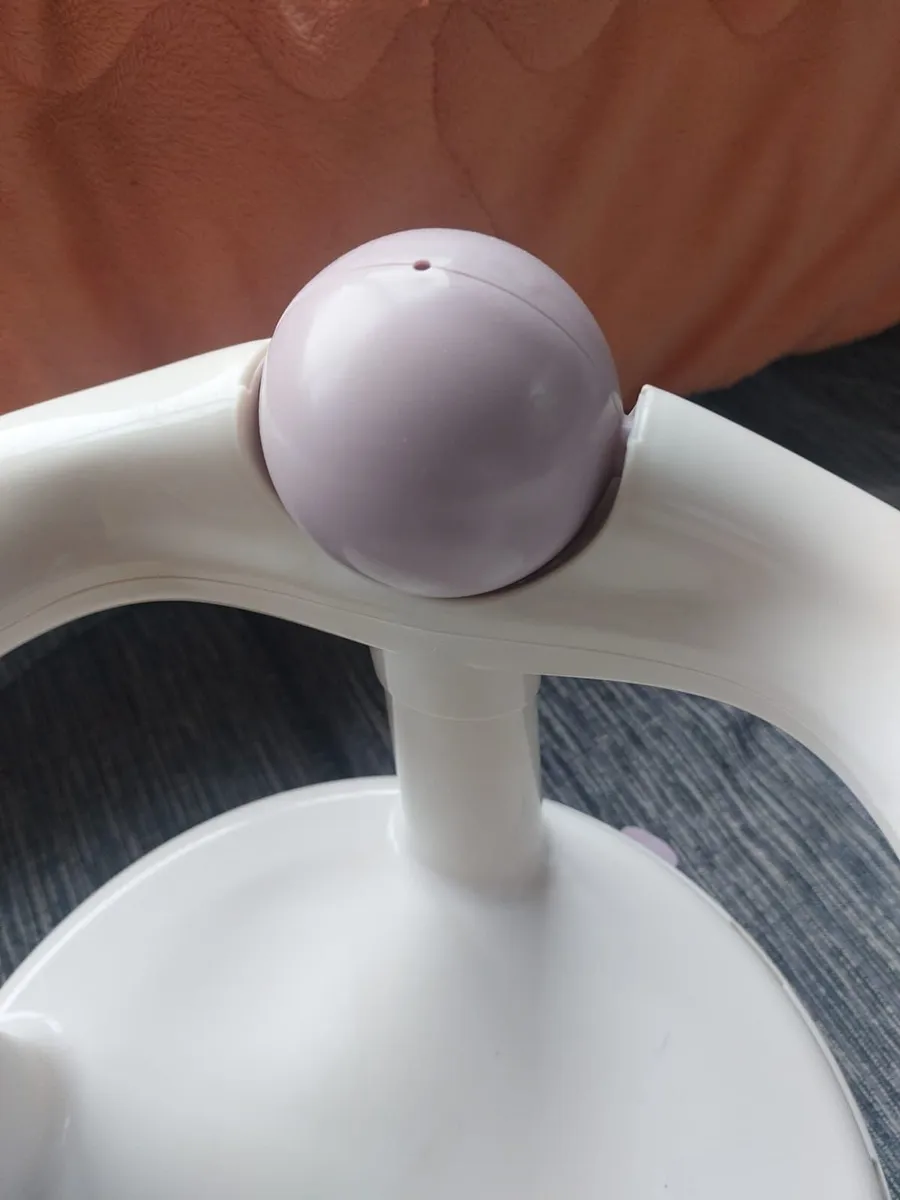 Bebeconfort Swivel Bath Seat - Image 2