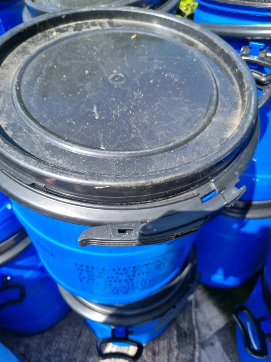30L plastic barrels with clamped lids 15e each - Image 2