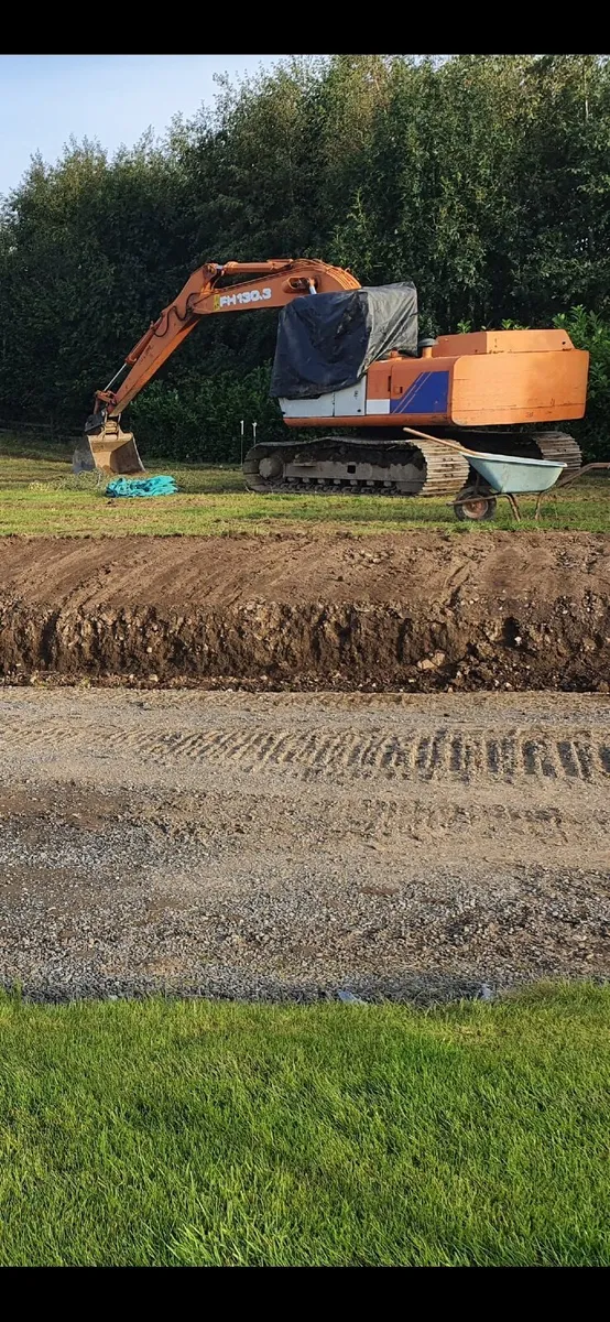 13 Ton Hitachi excavator. - Image 2