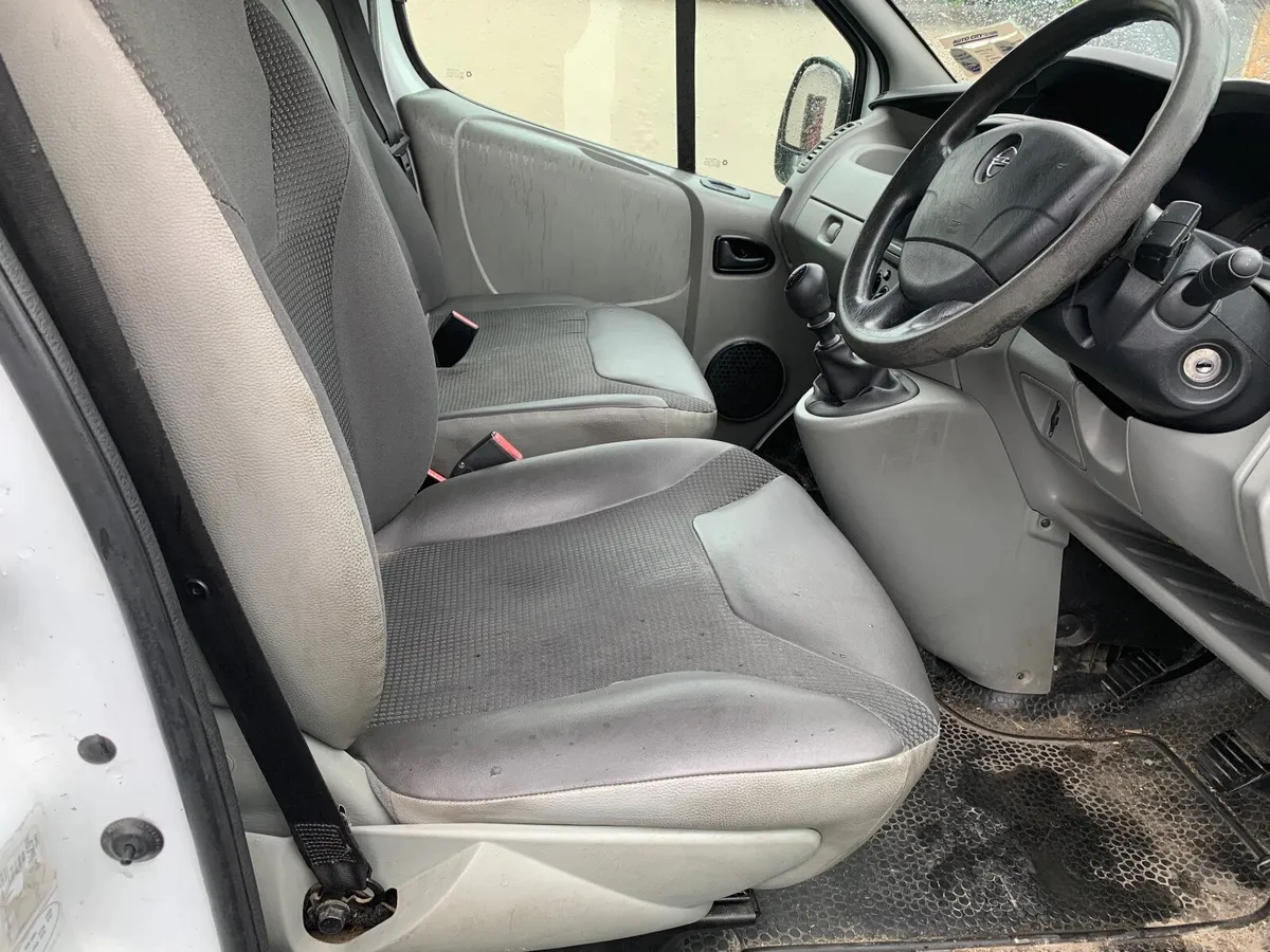Opel Vivaro 141 lwb in a wrap can come off - Image 3