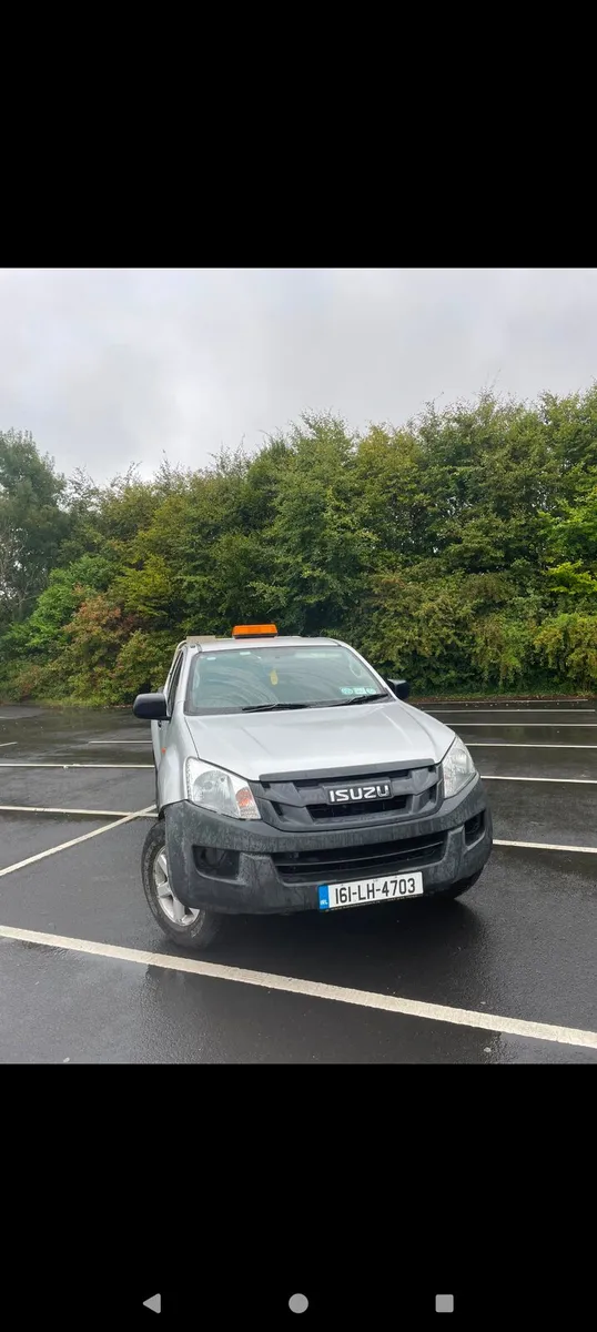 Isuzu Jeep - Image 1