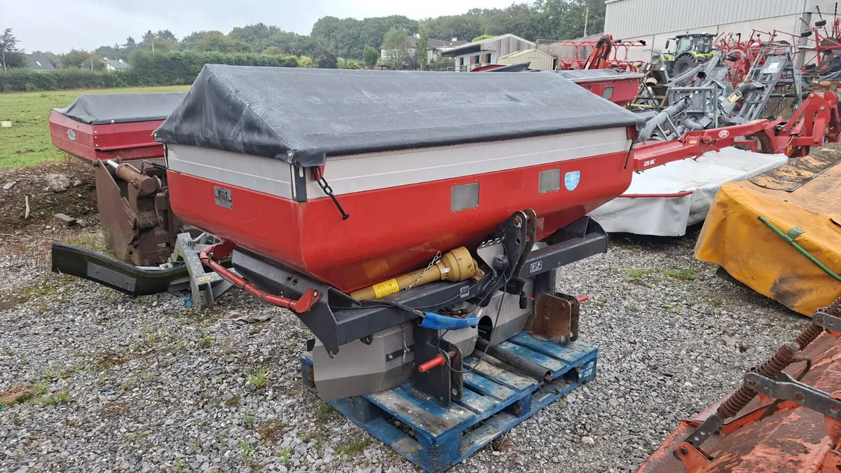 Vicon Kverneland 1.5 Ton Fertilizer spreader - Image 2