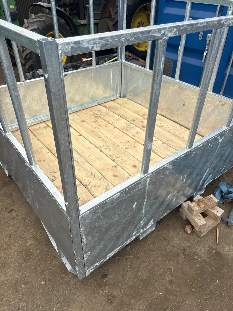 New 6ft feed box - Image 2