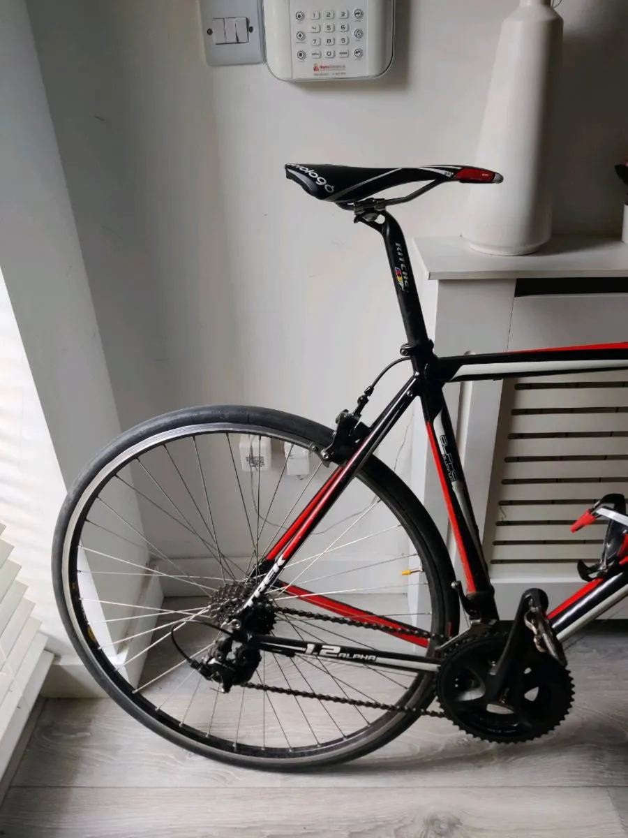 Trek 1.2 Alpha, Road Bike, Shimano 105 Set - Image 3