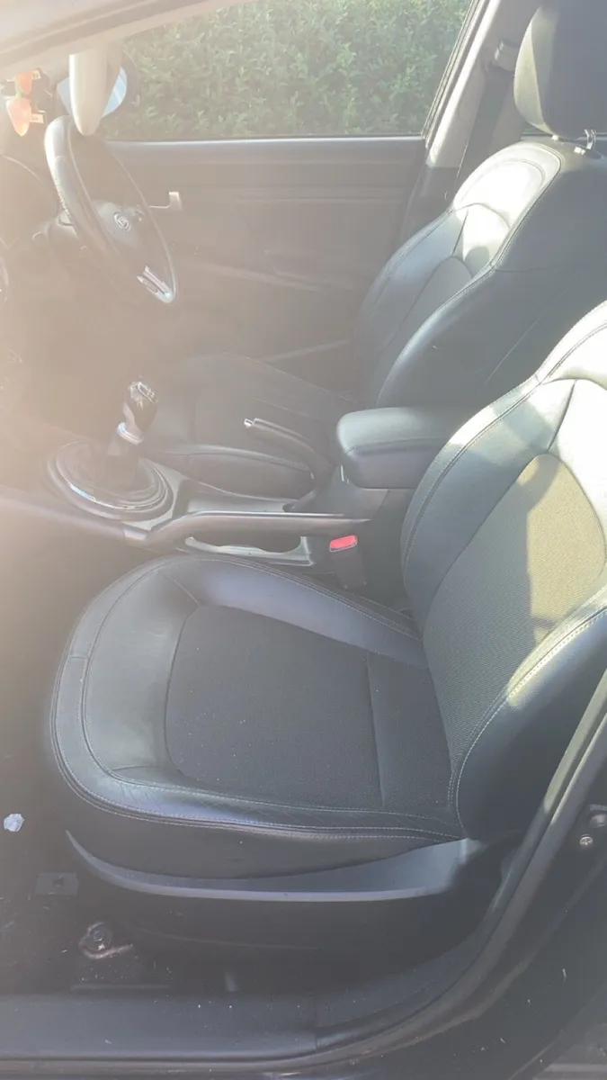 2011 Kia sportage nct tax - Image 2