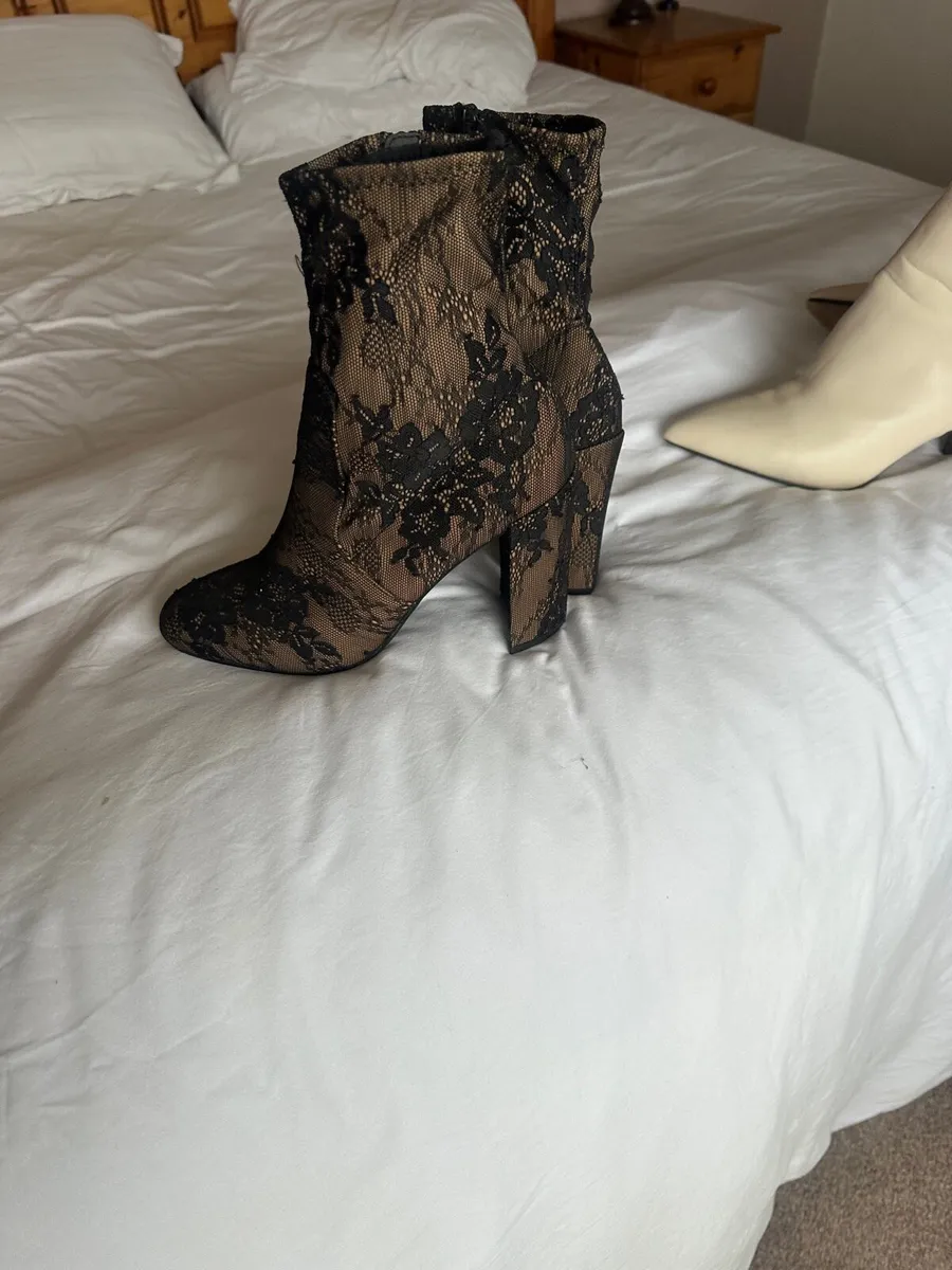 Boots - Image 1