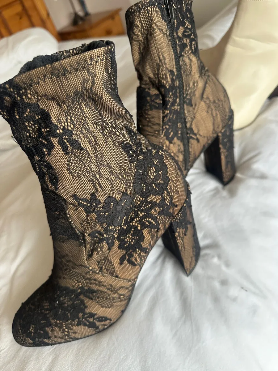 Boots - Image 3
