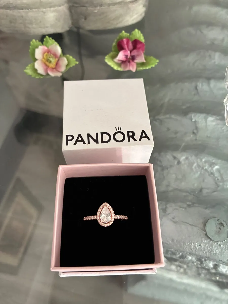 Pandora Ring gold teardrop size 56 - Image 1